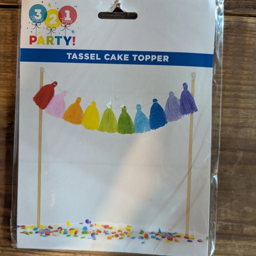 11 PC Unicorn Rainbow Party Supplies, New (Tablecloths,‎ Topper, Balloons)